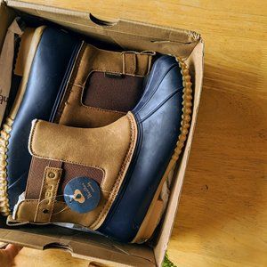 Snow + Rain Boots Duck Style Shearling lined 8.5